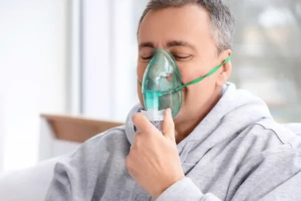 man inhalation treatment nebulizer